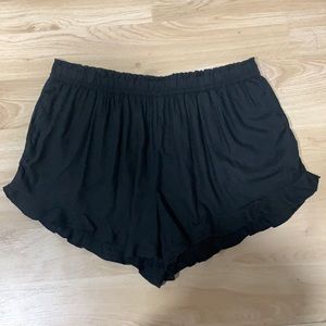 Melrose & Market Ruffle Hem Shorts